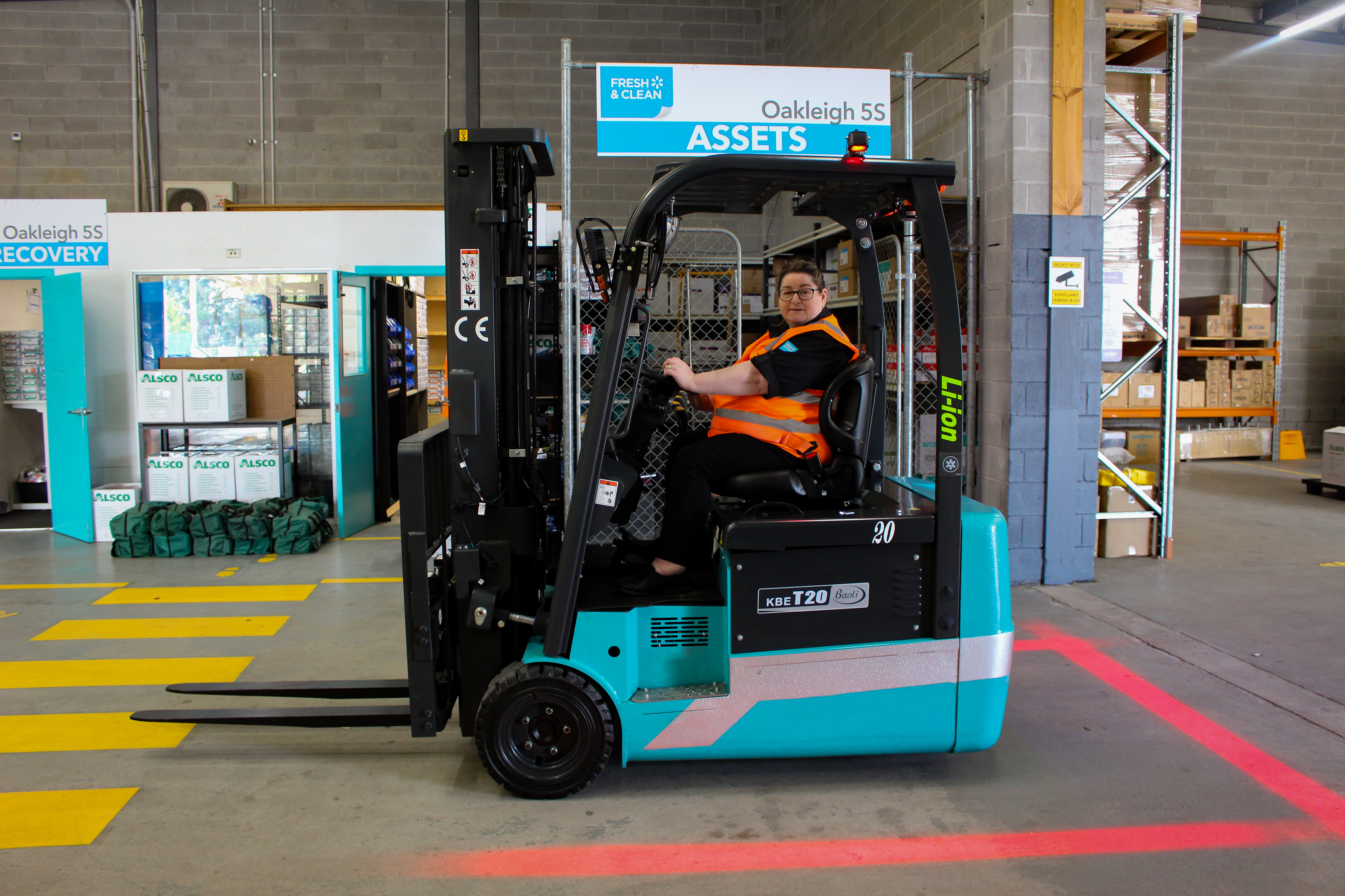 Fresh and Clean KBET20 electric forklift _ safety red warning lines